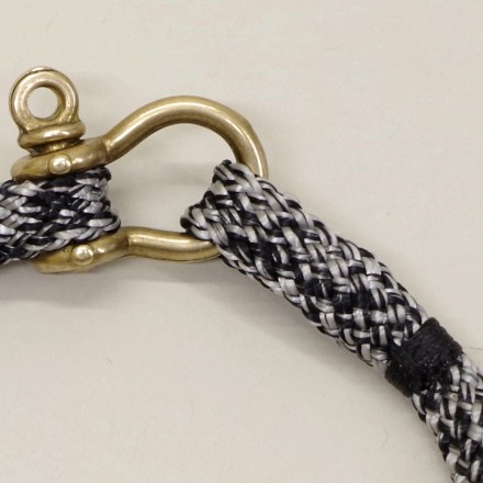 Bracelet Hoël en cordage marin Gris Noir manille laiton