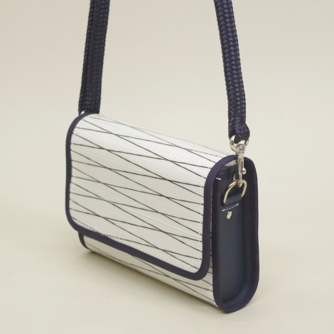 Pochette Morgane Diax en voile de bateau