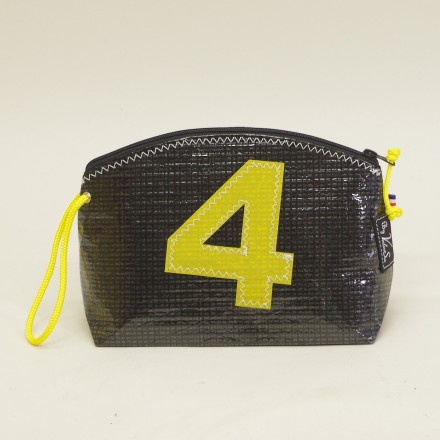Trousse de toilette carbone en voile de bateau